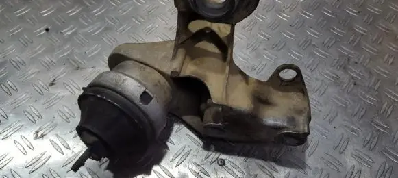 Volkswagen PASSAT B5 Engine mounting bracket 4b0199351b