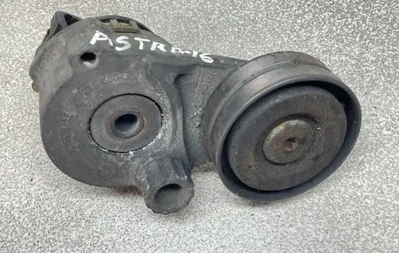 Opel Astra J Generator/alternator belt tensioner 55556090