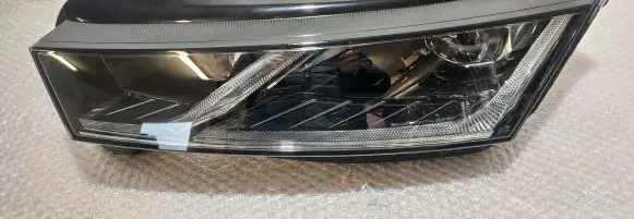 Skoda Octavia Mk4 Headlight/headlamp 5E4941015A