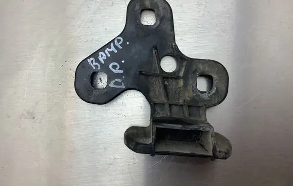 BMW 7 E38 Front bumper mounting bracket 511182305141