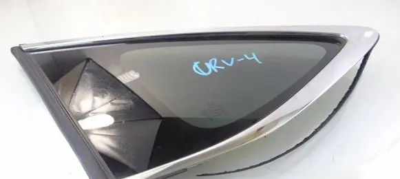 Honda CR-V Rear side window