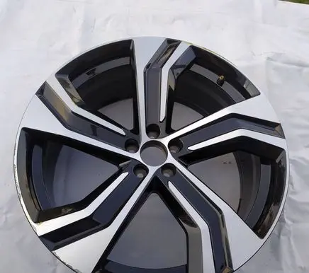 Volvo XC90 R22 alloy rim 32209412