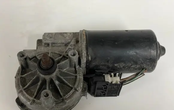 BMW 5 E39 Wiper motor 8360603