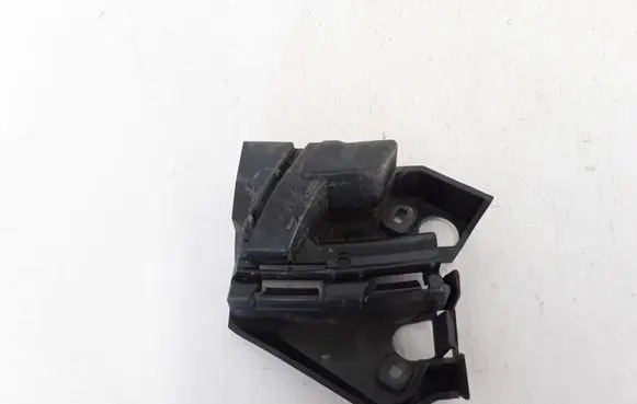 Volvo C30 Front bumper mounting bracket 30655936
