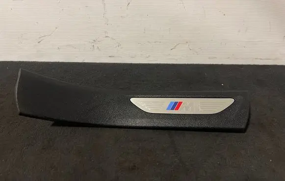 BMW X6M F86 Rear sill trim cover 7382256