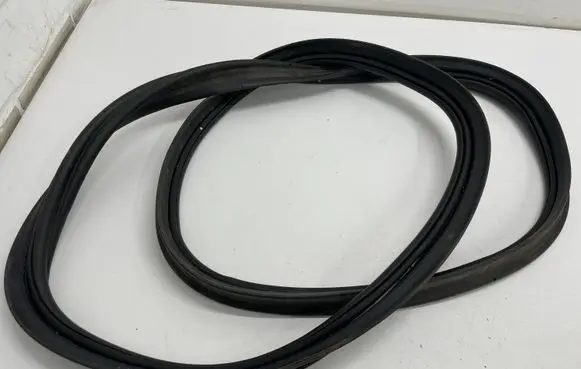 Mini Cooper Countryman F60 Trunk rubber seal (body) 