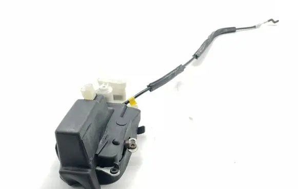 Maserati Quattroporte Front door lock 