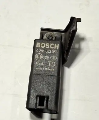 Honda CR-V Glow plug pre-heat relay 0281003056
