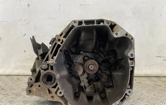 Manual 5 speed gearbox