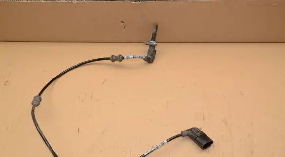 Mercedes-Benz E W213 ABS rear brake sensor A2135403905 8283