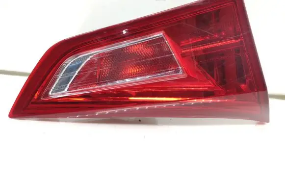 Toyota Auris E180 Tailgate rear/tail lights 05180238