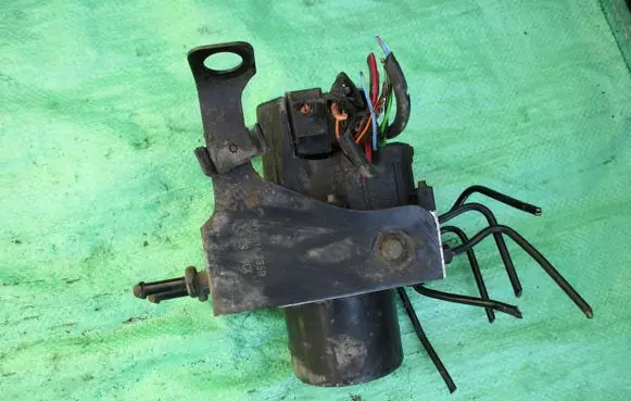 Skoda Fabia Mk1 (6Y) ABS Pump 6Q0907379C