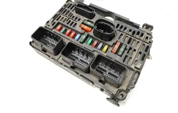 Peugeot 607 Fuse module 9655718780 BSML0600 S118983006K