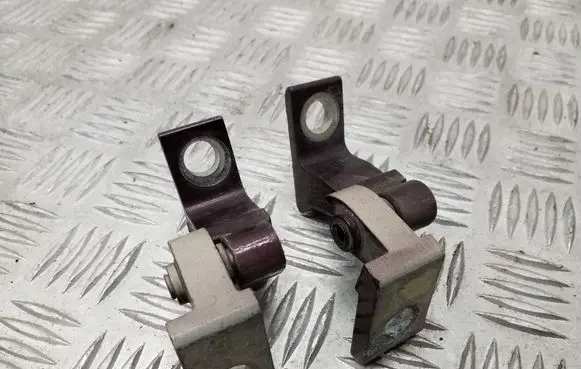 Rear door hinge set
