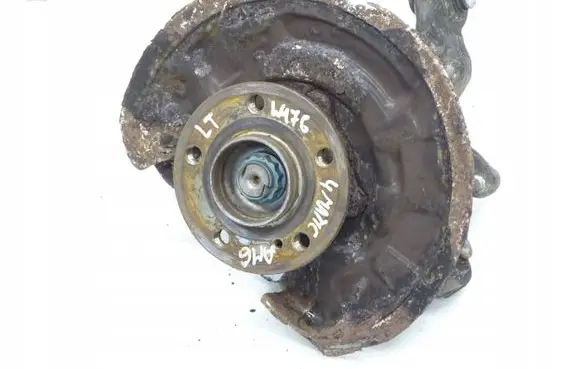 Mercedes-Benz A W176 Rear wheel hub spindle/knuckle 