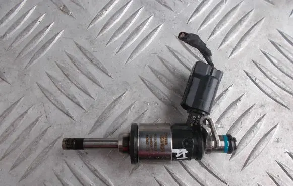 KIA Pro Cee'd III Fuel injector 35310-08200