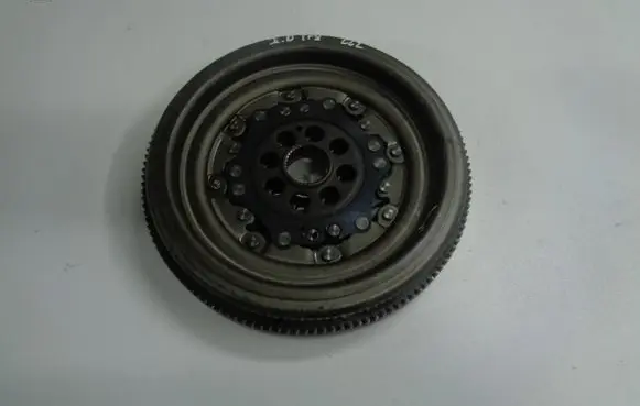 Volkswagen Scirocco Dual mass flywheel 06J105266D