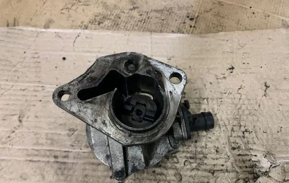 Renault Scenic I Vacuum pump 72238908F 8200072985 02T1722322