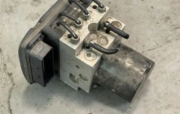 BMW X5 E70 ABS Pump 6788219 DSCE70 6788220
