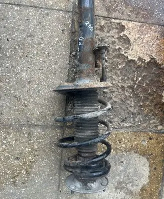 BMW X3 E83 Front shock absorber/damper