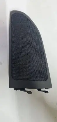 Front door high frequency speaker
