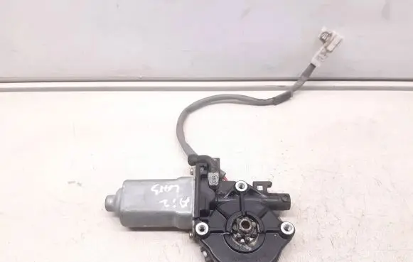 Lexus IS 200-300 Rear door window regulator motor 8571053030 0621009850
