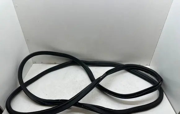 Volkswagen Caddy Loading door rubber seal (on body) 