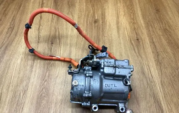 Mitsubishi Outlander Air conditioning (A/C) compressor (pump) 7813A379 087880 AKJ200A202F