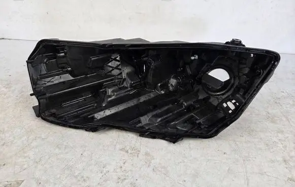 Skoda Octavia Mk4 Headlight/headlamp 5E491009