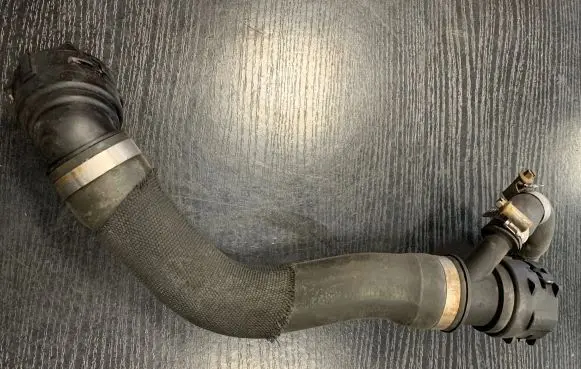 BMW 5 E60 E61 Engine coolant pipe/hose 7795262