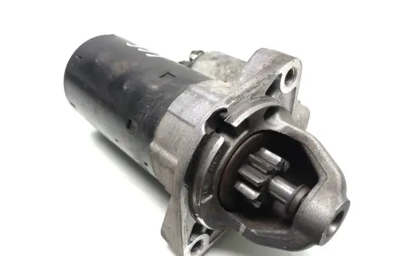 BMW 5 E60 E61 Starter motor 7515391 7515390 0001108401