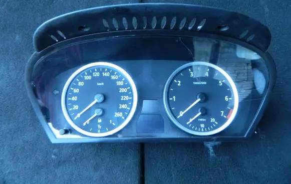 BMW 5 E60 E61 Speedometer (instrument cluster) 6944118