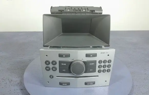 Opel Astra H Radio/CD/DVD/GPS head unit 13289932
