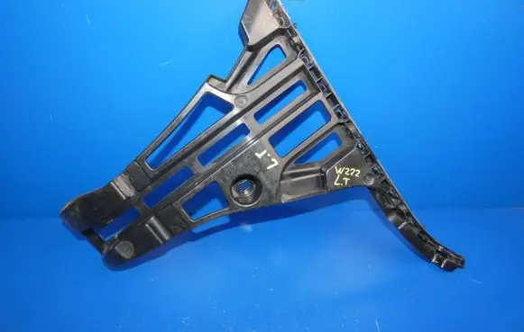Rear bumper mounting bracket