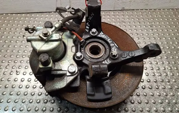 Opel Zafira A Front wheel hub spindle knuckle S25056239 24443540