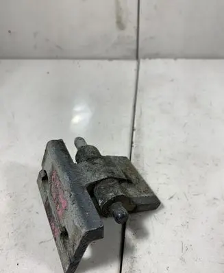 Volvo XC90 Front door lower hinge 