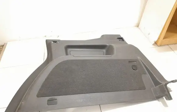 Volkswagen Touran II Trunk/boot side trim panel 1T0868036AD 1T0867036AE
