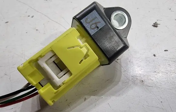 Toyota C-HR I Airbag deployment crash/impact sensor 89831F4010