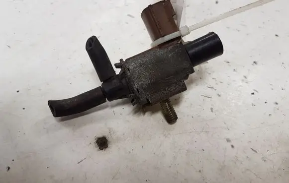 Mazda 6 Vacuum valve K5T46591