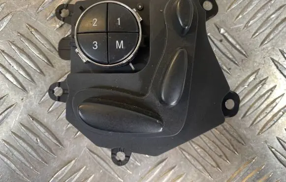 Mercedes-Benz CLS C219 Seat control switch 2118218079 03464235
