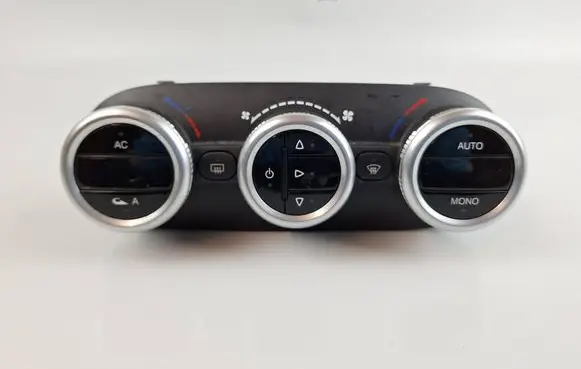 Alfa Romeo Giulietta Climate control unit 156101737