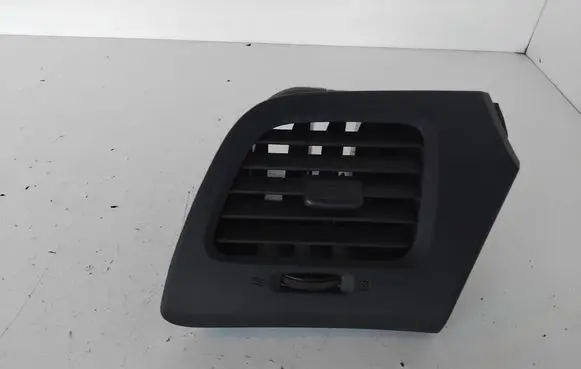 Nissan Leaf I (ZE0) Dashboard side air vent grill/cover trim 687603NL0A