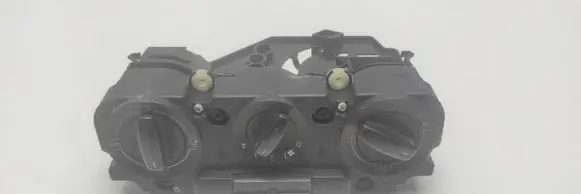 Volkswagen Golf V Climate control unit