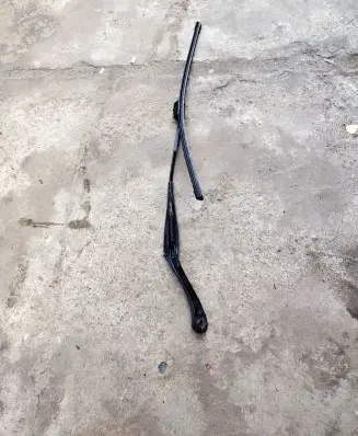 Mercedes-Benz C W204 Front wiper blade arm A2048200144