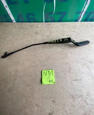 Ford Focus C-MAX Front wiper blade arm 3M5117526AA