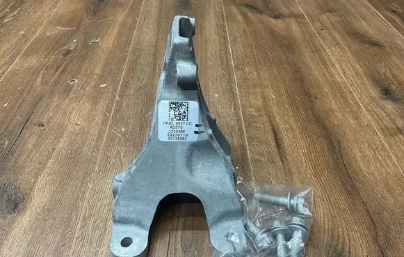 Jaguar F-Pace Engine mounting bracket HK836037CC