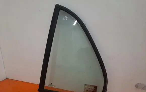 Skoda Fabia Mk1 (6Y) Rear side window 43R-00048
