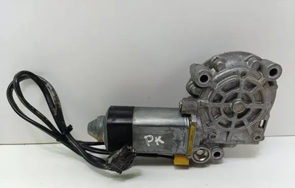 Audi A6 S6 C4 4A Front door window regulator motor 0531826001