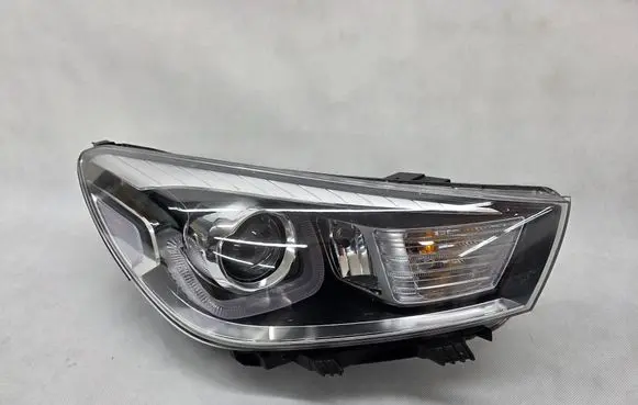 KIA Rio Headlight/headlamp 92102-H8