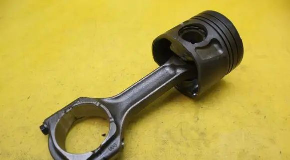Saab 9-5 Piston with connecting rod